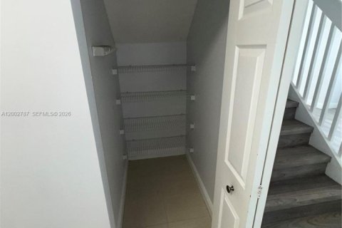 Townhouse in Miramar, Florida 4 bedrooms, 154.78 sq.m. № 2066404 - photo 15