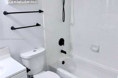 Townhouse in Miramar, Florida 4 bedrooms, 154.78 sq.m. № 2066404 - photo 26