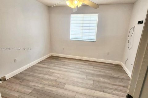 Townhouse in Miramar, Florida 4 bedrooms, 154.78 sq.m. № 2066404 - photo 28