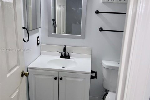 Townhouse in Miramar, Florida 4 bedrooms, 154.78 sq.m. № 2066404 - photo 25