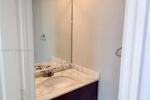 Townhouse in Miramar, Florida 4 bedrooms, 154.78 sq.m. № 2066404 - photo 8