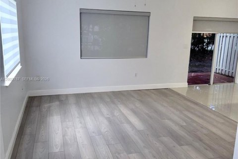 Townhouse in Miramar, Florida 4 bedrooms, 154.78 sq.m. № 2066404 - photo 6