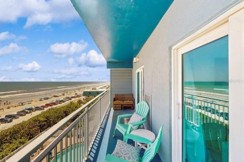Condo in New Smyrna Beach, Florida, 1 bedroom  № 2238706 - photo 4
