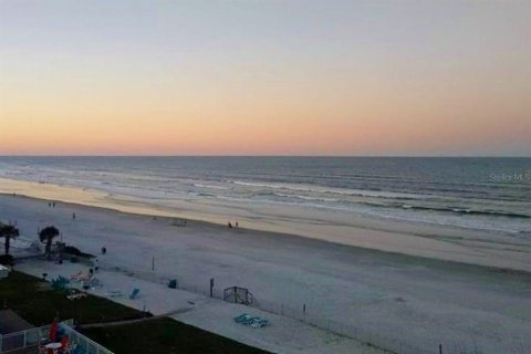 Condo in New Smyrna Beach, Florida, 1 bedroom  № 2238706 - photo 3