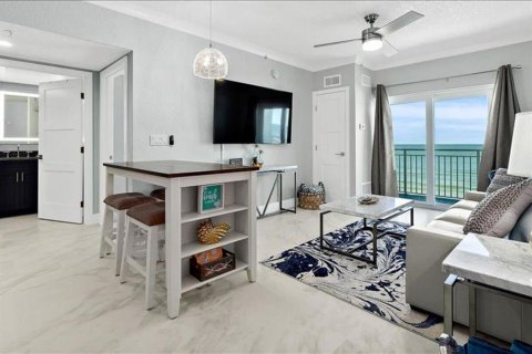 Condo in New Smyrna Beach, Florida, 1 bedroom  № 2238706 - photo 16