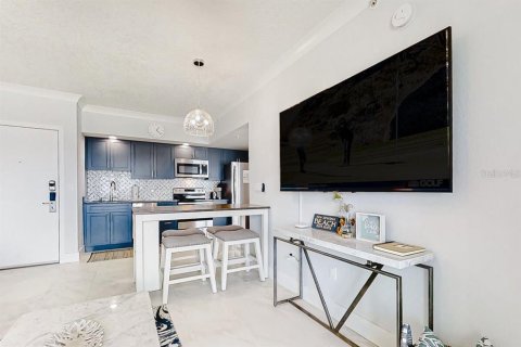 Condo in New Smyrna Beach, Florida, 1 bedroom  № 2238706 - photo 13