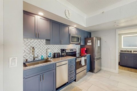 Condo in New Smyrna Beach, Florida, 1 bedroom  № 2238706 - photo 20