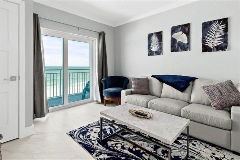 Condo in New Smyrna Beach, Florida, 1 bedroom  № 2238706 - photo 24