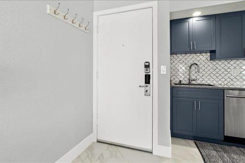 Condo in New Smyrna Beach, Florida, 1 bedroom  № 2238706 - photo 21