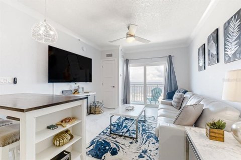Condo in New Smyrna Beach, Florida, 1 bedroom  № 2238706 - photo 15