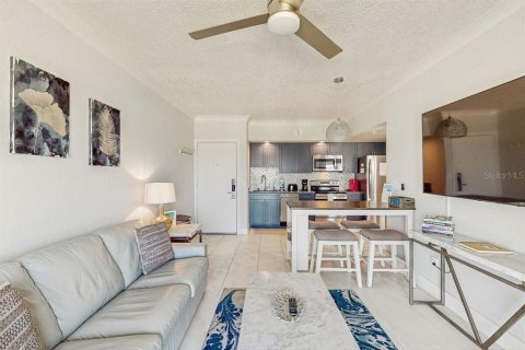 Condo in New Smyrna Beach, Florida, 1 bedroom  № 2238706 - photo 14