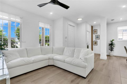 Townhouse in Homestead, Florida 4 bedrooms, 171.87 sq.m. № 1889424 - photo 10