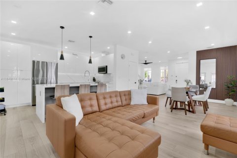 Townhouse in Homestead, Florida 4 bedrooms, 171.87 sq.m. № 1889424 - photo 1