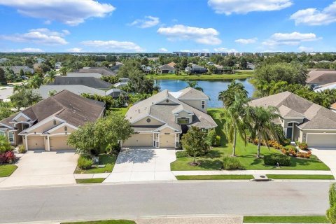 House in Bradenton, Florida 4 bedrooms, 268.95 sq.m. № 1836891 - photo 5