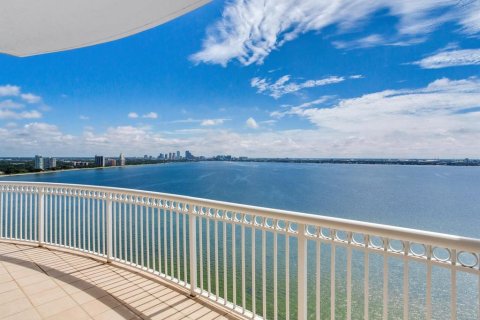 Condo in Tampa, Florida, 5 bedrooms  № 549287 - photo 10