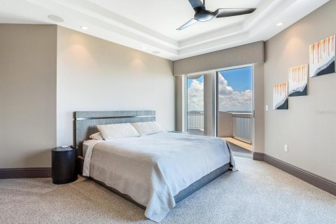 Condo in Tampa, Florida, 5 bedrooms  № 549287 - photo 30