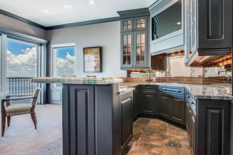 Condo in Tampa, Florida, 5 bedrooms  № 549287 - photo 23