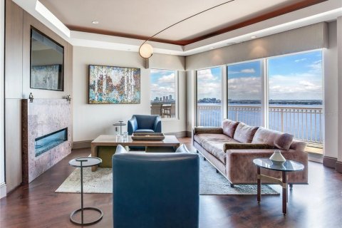 Condo in Tampa, Florida, 5 bedrooms  № 549287 - photo 16