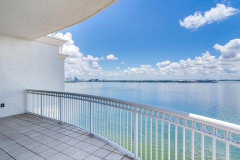 Condo in Tampa, Florida, 5 bedrooms  № 549287 - photo 29