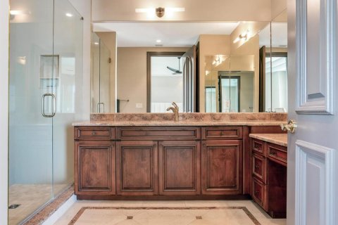 Condo in Tampa, Florida, 5 bedrooms  № 549287 - photo 28