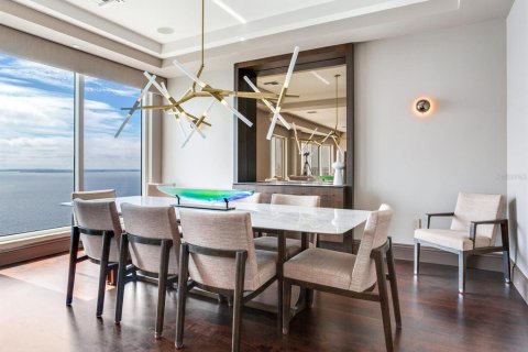 Condo in Tampa, Florida, 5 bedrooms  № 549287 - photo 13