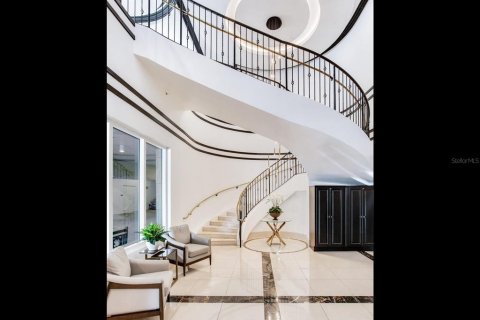 Condo in Tampa, Florida, 5 bedrooms  № 549287 - photo 3