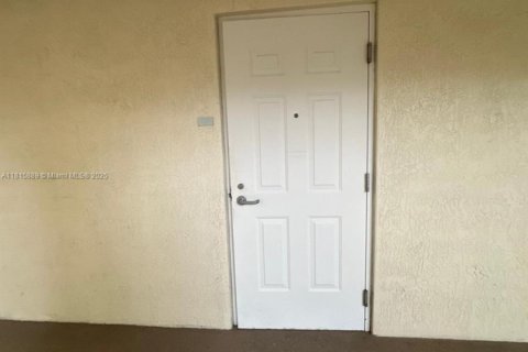 Copropriété à vendre à Miami, Floride: 2 chambres, 112.13 m2 № 1768641 - photo 1