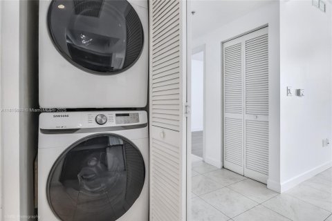 Copropriété à vendre à Miami, Floride: 2 chambres, 112.13 m2 № 1768641 - photo 8