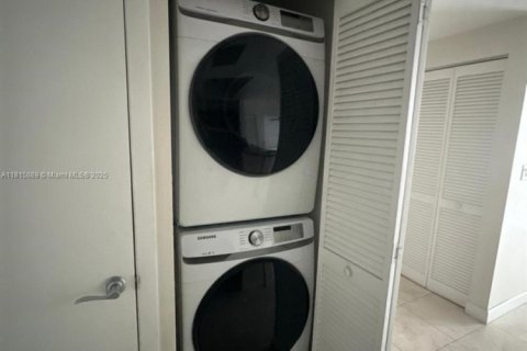 Copropriété à vendre à Miami, Floride: 2 chambres, 112.13 m2 № 1768641 - photo 6