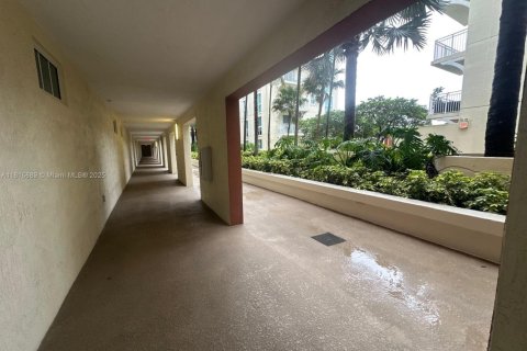 Copropriété à vendre à Miami, Floride: 2 chambres, 112.13 m2 № 1768641 - photo 2