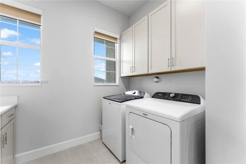 Купить виллу или дом в Уэстлейк, Флорида 3 спальни, 239.59м2, № 2043636 - фото 30