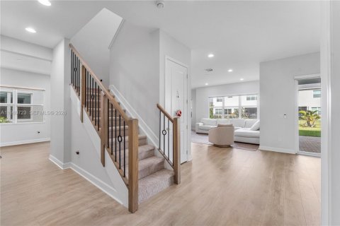 Купить виллу или дом в Уэстлейк, Флорида 3 спальни, 239.59м2, № 2043636 - фото 4