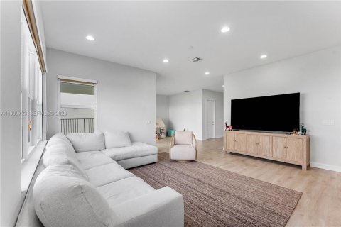 Купить виллу или дом в Уэстлейк, Флорида 3 спальни, 239.59м2, № 2043636 - фото 13