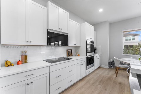 Купить виллу или дом в Уэстлейк, Флорида 3 спальни, 239.59м2, № 2043636 - фото 9