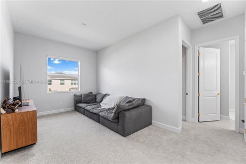 Купить виллу или дом в Уэстлейк, Флорида 3 спальни, 239.59м2, № 2043636 - фото 17