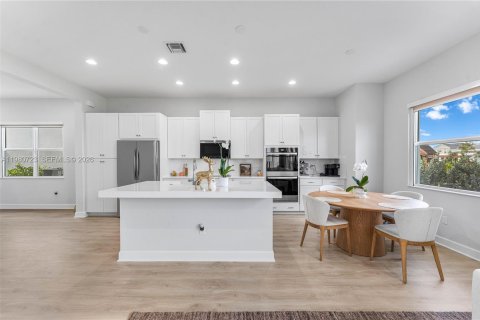 Купить виллу или дом в Уэстлейк, Флорида 3 спальни, 239.59м2, № 2043636 - фото 7