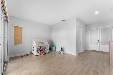 Купить виллу или дом в Уэстлейк, Флорида 3 спальни, 239.59м2, № 2043636 - фото 14