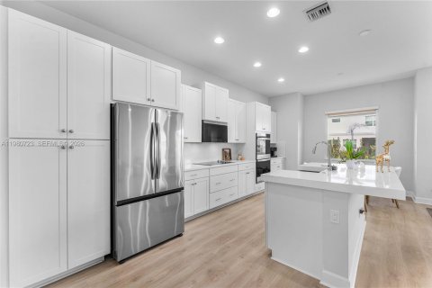 Купить виллу или дом в Уэстлейк, Флорида 3 спальни, 239.59м2, № 2043636 - фото 8