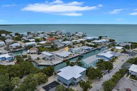 House in Marathon, Florida 2 bedrooms, 87.79 sq.m. № 1990917 - photo 2