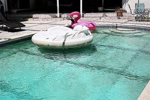 House in Palmetto Bay, Florida 2 bedrooms, 174.56 sq.m. № 1819892 - photo 8