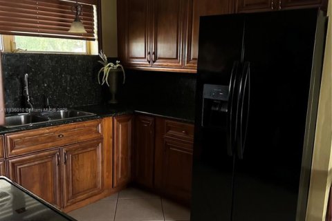 House in Palmetto Bay, Florida 2 bedrooms, 174.56 sq.m. № 1819892 - photo 4