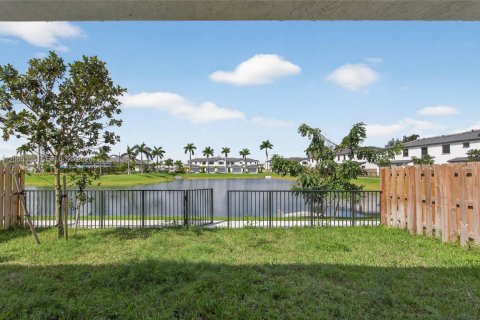 Touwnhouse à louer à Dania Beach, Floride: 3 chambres, 176.14 m2 № 2278609 - photo 6