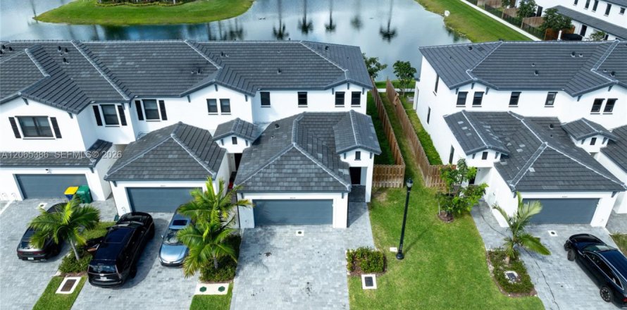Touwnhouse à Dania Beach, Floride 3 chambres, 176.14 m2 № 2278609