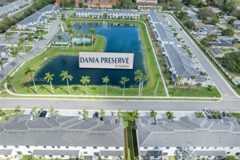 Touwnhouse à louer à Dania Beach, Floride: 3 chambres, 176.14 m2 № 2278609 - photo 17