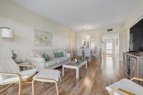 Купить кондоминиум в Помпано-Бич, Флорида 7 комнат, 79.9м2, № 2083746 - фото 6