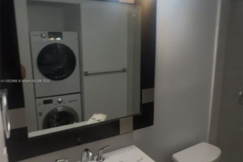 Condo in Miami, Florida, 1 bedroom  № 1878401 - photo 9