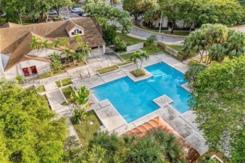 Condo in Miami, Florida, 1 bedroom  № 1878401 - photo 17