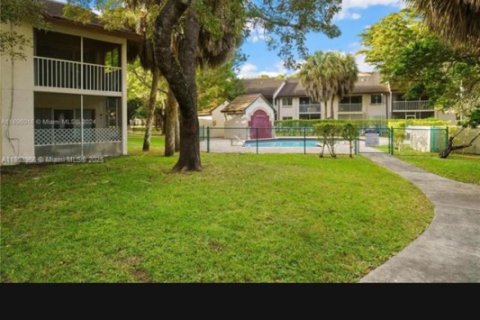 Condo in Miami, Florida, 1 bedroom  № 1878401 - photo 18