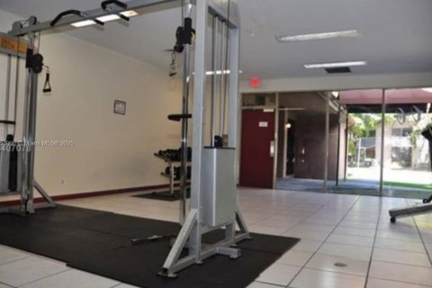 Condo in Miami, Florida, 1 bedroom  № 1878401 - photo 16