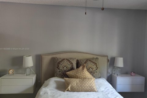 Condo in Miami, Florida, 1 bedroom  № 1878401 - photo 5